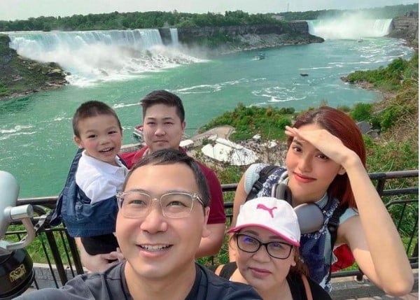  Lan Khuê đăng tải loạt ảnh gia đình cùng nhau tham gia chuyến du lịch Canada.