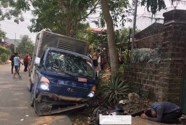  Hiện trường vụ tai nạn khiến 2 nữ sinh thương vong - Ảnh: Báo Tiền Phong