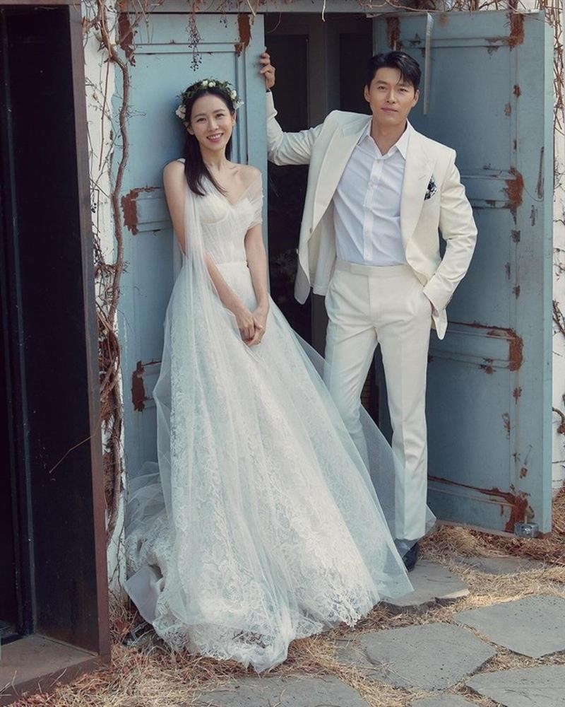  Kỷ niệm 2 năm ngày cưới, Son Ye Jin và Hyun Bin chia sẻ hình ảnh chưa từng công bố trong đám cưới thế kỷ của họ (Ảnh: Instagram).