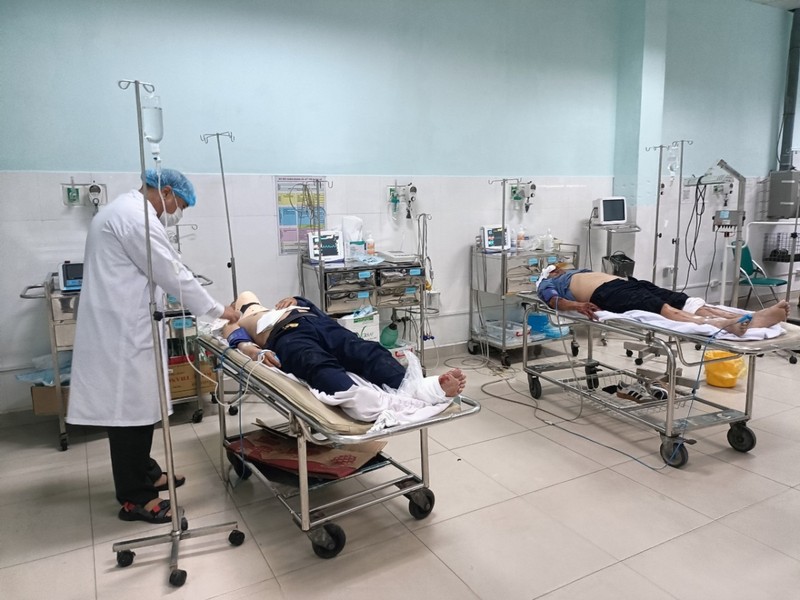  Các nạn nhân đang được điều trị tại BV Đa khoa Kon Tum 
