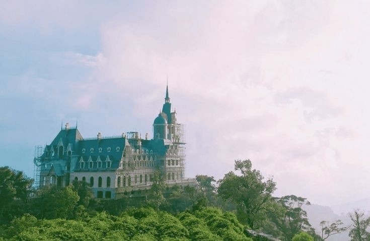  Lâu đài Tam Đảo được lấy cảm hứng từ lâu đài Peles và Neuschwanstein - Ảnh: SINH TOUR Việt Nam 