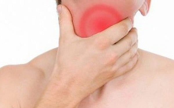  Người bệnh ung thư vòm họng thường xuất hiện các khối u và hạch ở cổ (Ảnh minh họa)