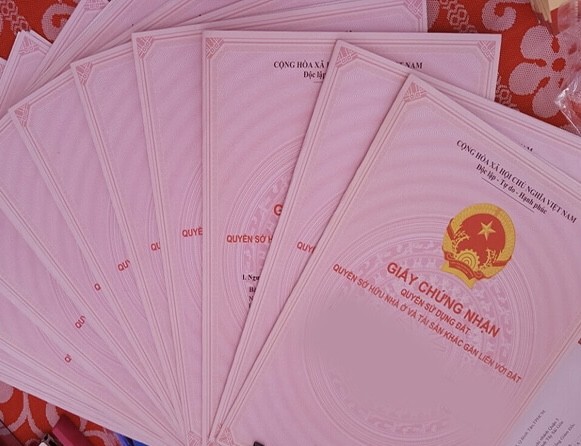  Hàng ngàn bìa đỏ ở Quảng Trị chưa có người nhận (ảnh minh hoạ)