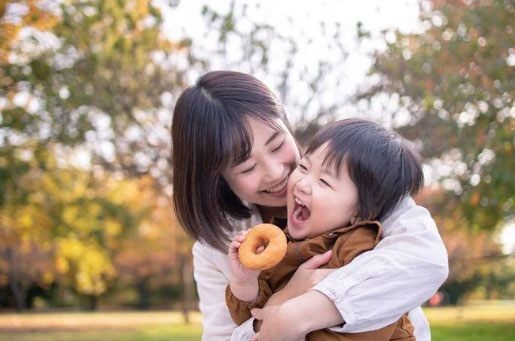  Cách cha mẹ Nhật nói chuyện với con thường rất nhẹ nhàng và lịch sự. Ảnh minh họa