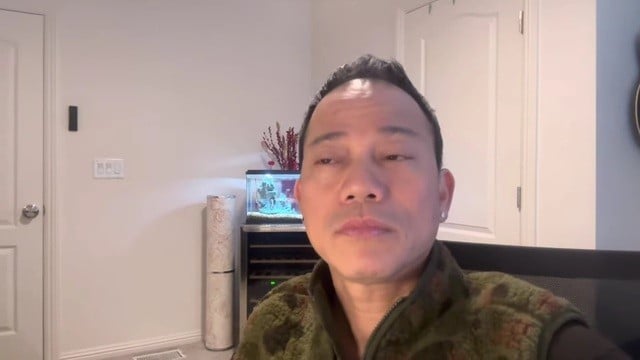  Mới đây, trên kênh Youtube, ca sĩ Chế Phong đã đăng tải một clip quay lại cảnh anh khoe căn nhà mới với mọi người.