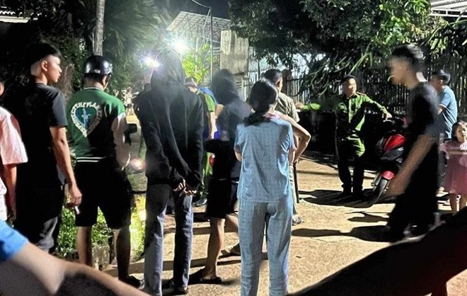  Hiện trường vụ án mạng tại địa bàn huyện Cư M’gar xảy ra vào tối ngày 25.6. Ảnh: Báo Lao Động. 
