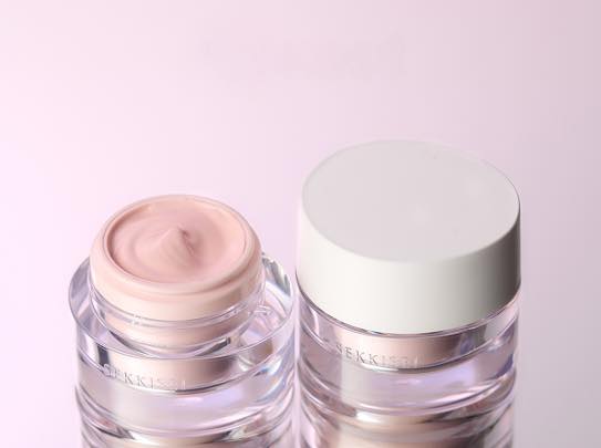  Kem dưỡng đa năng ngày và đêm Kosé Sekkisei Clear Wellness Tinted Cream Day & Night