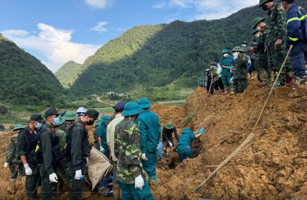  Những nạn nhân cuối cùng tại điểm sạt lở Lũng Lỳ, xã Ca Thành đã được tìm thấy - Ảnh: Báo Cao Bằng