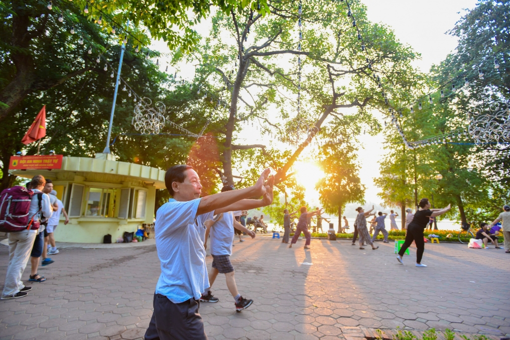  Tập thể dục thường xuyên sẽ làm tăng nồng độ serotonin trong máu và đến não, dẫn đến cảm giác hạnh phúc và cải thiện chất lượng cuộc sống. Ảnh: Khánh Huy