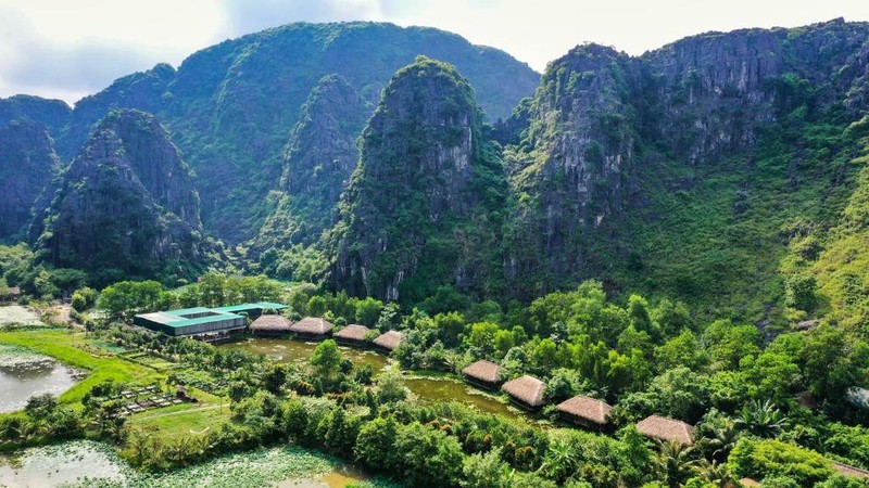   Cảnh đẹp ở Ninh Bình. Ảnh: Booking.com