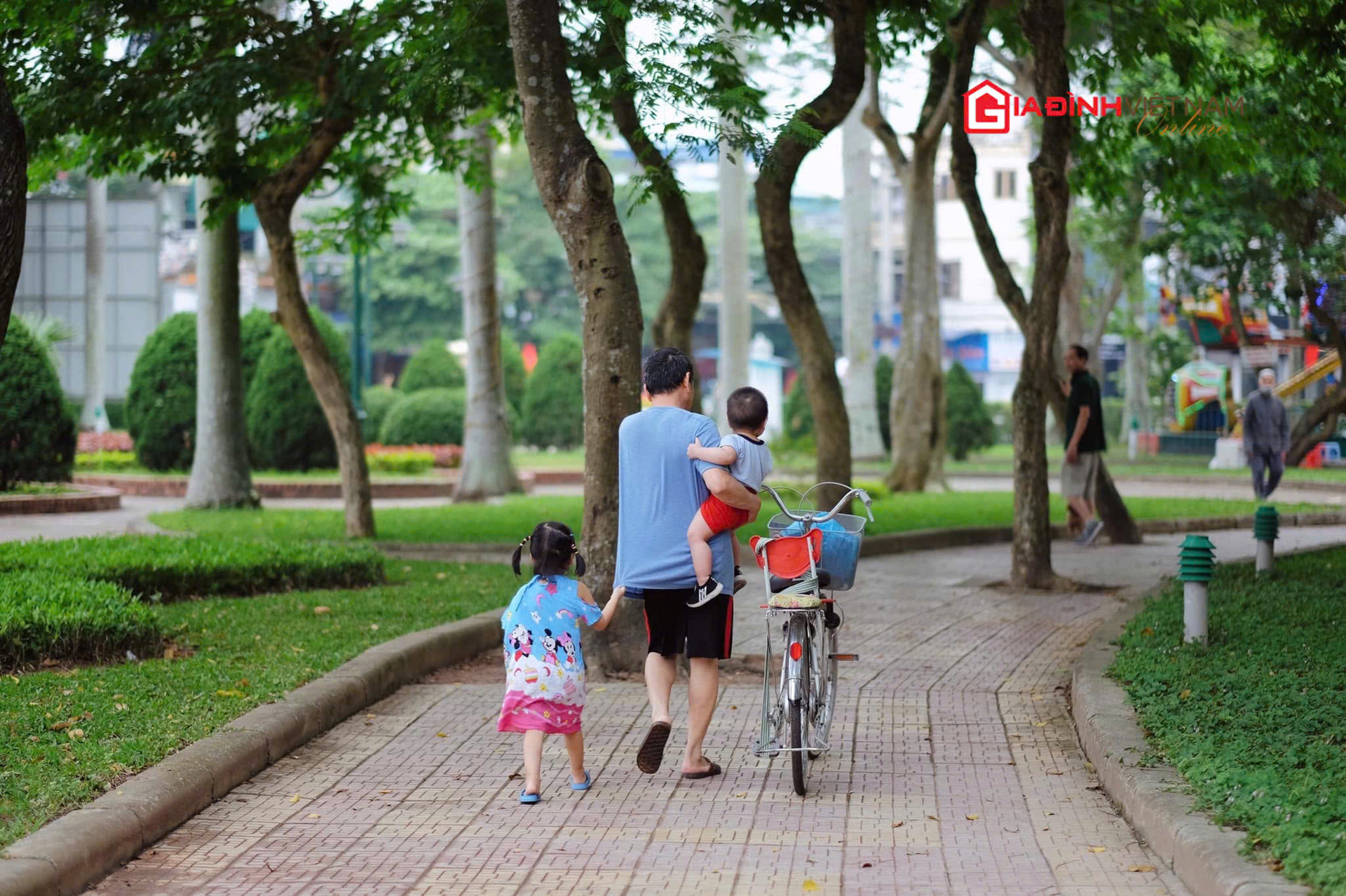  Chứng kiến những gì các nạn nhân lũ lụt phải gánh chịu ta mới thấy yêu biết bao những điều bình dị trong cuộc sống (Ảnh: Minh Hồng)