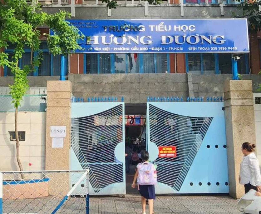  Trường Tiểu học Chương Dương, nơi xảy ra sự việc cô giáo xin tiền hỗ trợ mua máy tính cá nhân - Ảnh: Báo Pháp luật TP.HCM