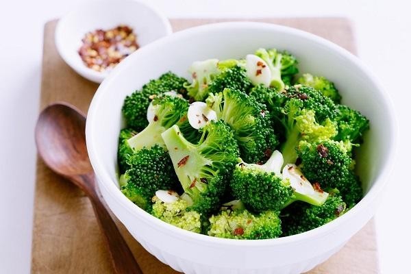 Tuy nhiên, không nên ăn quá nhiều loại rau này. Ảnh: AF