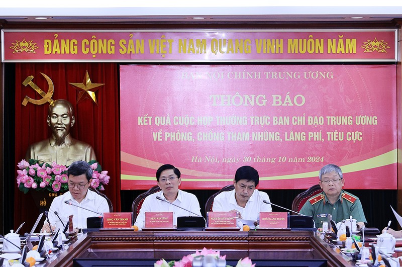   Quang cảnh buổi thông báo.