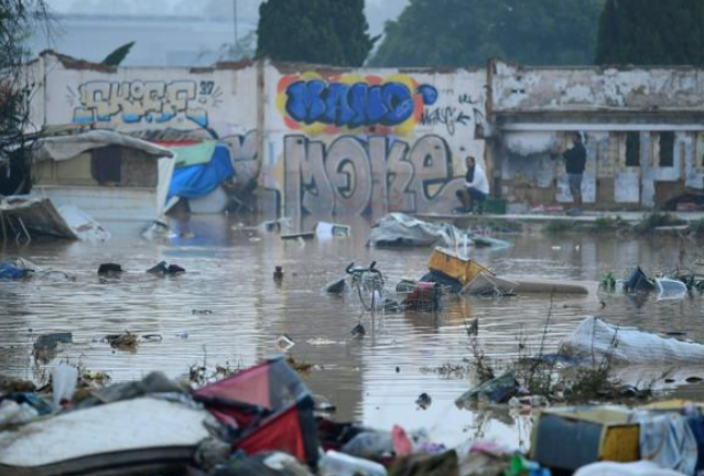  Mưa lớn và gió mạnh tấn công Tây Ban Nha kể từ đầu tuần, gây ra lũ lụt ở phía đông Valencia và phía nam Andalusia - Ảnh: AFP/Báo Phụ Nữ TP. Hồ Chí Minh