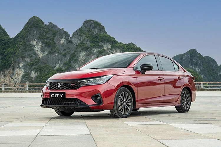  Ở vị trí thứ 2, Honda City ghi nhận mức tăng trưởng đáng chú ý với 1.670 xe bán ra, tăng 5% so với tháng trước.  