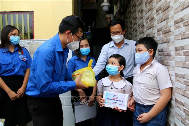  Tổng liên đoàn lao động Việt Nam ban hành chính sách hỗ trợ trẻ em mồ côi là con em đoàn viên, người lao động thiệt mạng do bão số 3 - Ảnh: VietNamNet