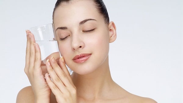  Hyaluronic acid là thành phần lý tưởng để cấp ẩm sâu và làm mịn da.