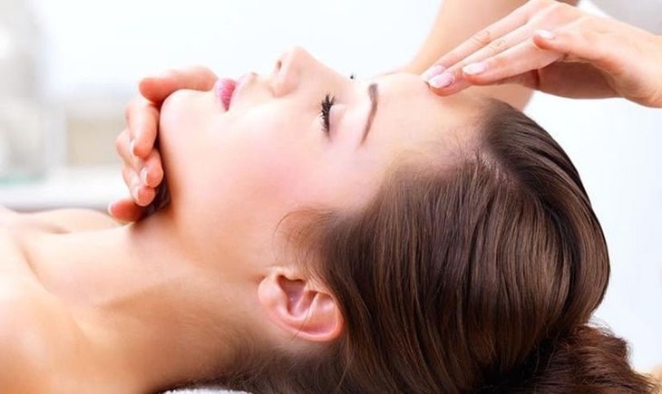   Việc massage, day bấm huyệt đòi hỏi phải được đào tạo bài bản, được tiến hành ở các cơ sở cấp phép - Ảnh minh hoạ