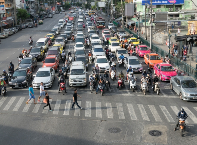  Thái Lan áp dụng mức phạt lũy tiến đối với các trường hợp vượt đèn đỏ (Ảnh minh họa: Pexels)