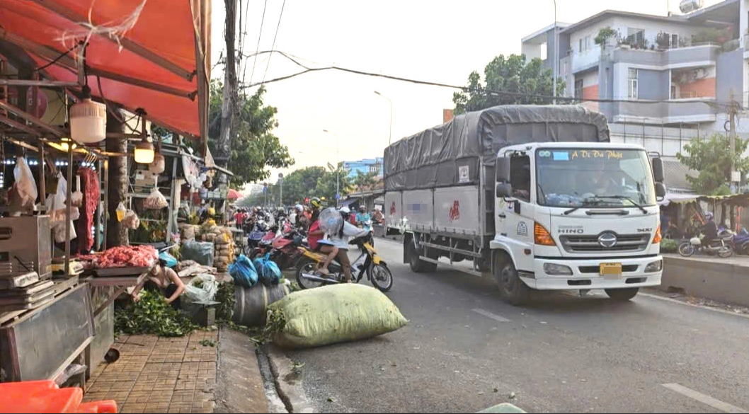  Hiện trường vụ tai nạn thương tâm - Ảnh: Báo Pháp luật TP.HCM