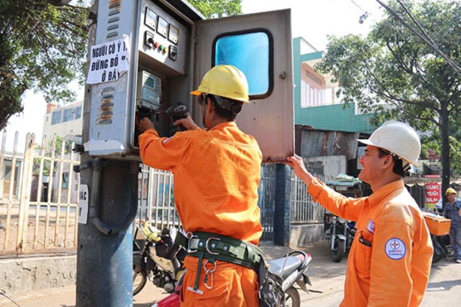  Người dân được yêu cầu bên bán điện kiểm tra chất lượng dịch vụ điện, tính chính xác của thiết bị đo đếm điện, số tiền điện phải thanh toán... (Ảnh minh họa)