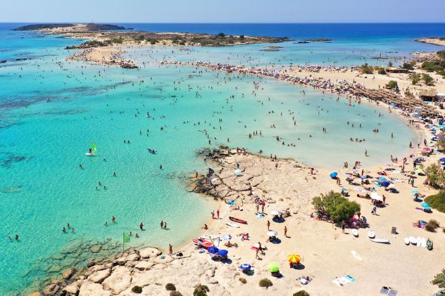  Bãi biển Elafonissi, Crete, Hy Lạp. Ảnh: Patrick Ahlborn/DeFodi Images/Getty Images qua CNN Newsource