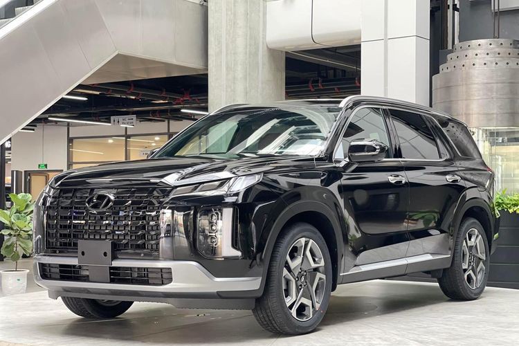  Hyundai Palisade sản xuất năm 2024 tiếp tục được một số đại lý giảm từ 75- 119 triệu đồng để kích cầu doanh số và xả hàng tồn kho. 