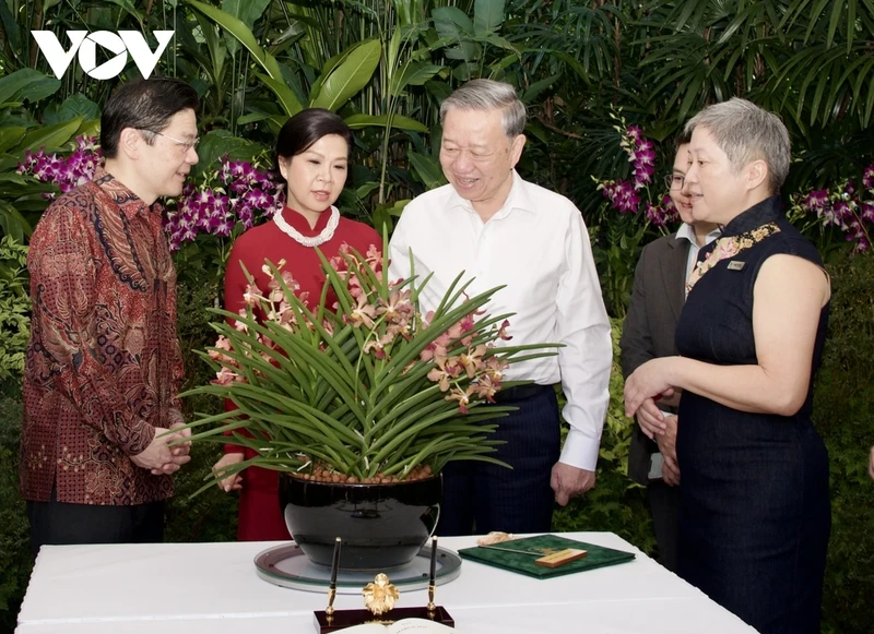  Tổng Bí thư Tô Lâm và Phu nhân Ngô Phương Ly dự Lễ đặt tên hoa lan tại Vườn Lan quốc gia thuộc Vườn thực vật Singapore