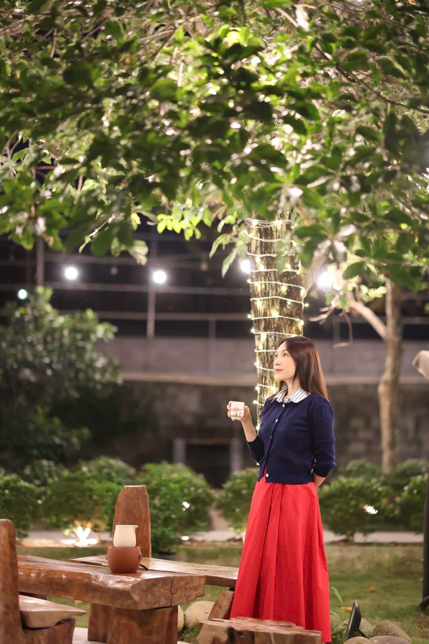 Bên trong nhà vườn có nhiều góc để cô thư giãn.