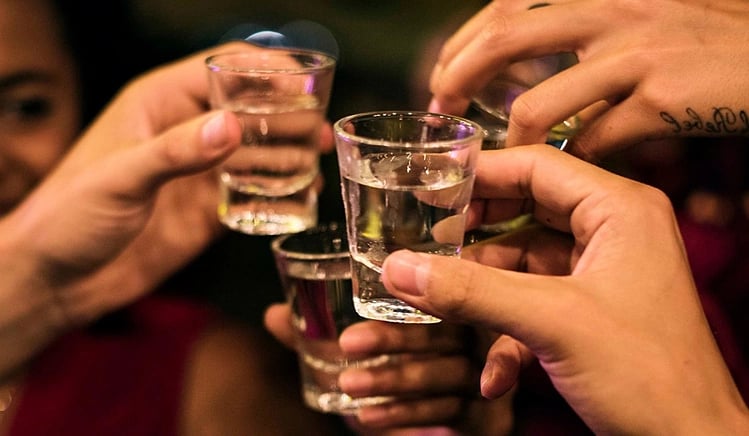 Lượng rượu bia tiêu thụ cuối năm tăng cao (Ảnh minh họa)