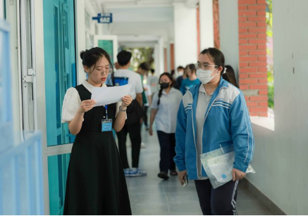 Từ 21/4, thí sinh bắt đầu đăng ký dự thi tốt nghiệp THPT năm 2025 - Ảnh: Báo Lao Động