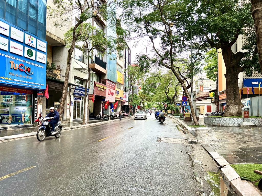 Dự báo thời tiết 29/4: Bắc Bộ nhiều mây, trời mát; Nam Bộ nắng nóng. Ảnh: Vân Lê