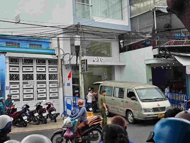 Tòa nhà nơi phát hiện 3 thi thể. Ảnh: Hữu Long