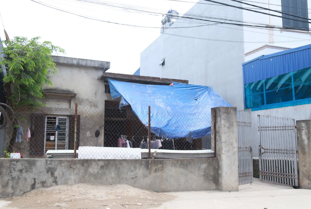Căn nhà vợ chồng anh Duẩn đang thuê sinh sống với giá khoảng 800.000 đồng 1 tháng - Ảnh: Báo Dân trí