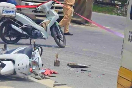 Hiện trường vụ tai nạn rên quốc lộ 1A trưa 6/5, khiến 3 bà cháu thương vong - Ảnh: Báo Dân trí