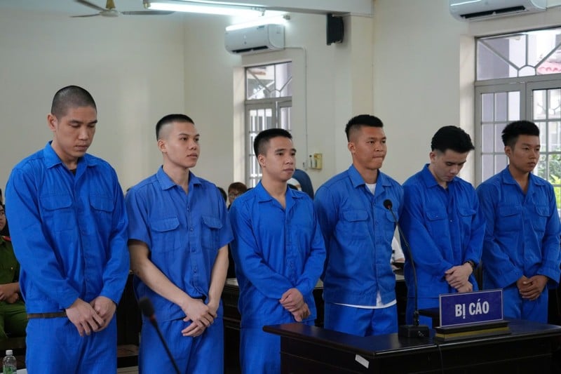 Các bị cáo tại phiên toà.