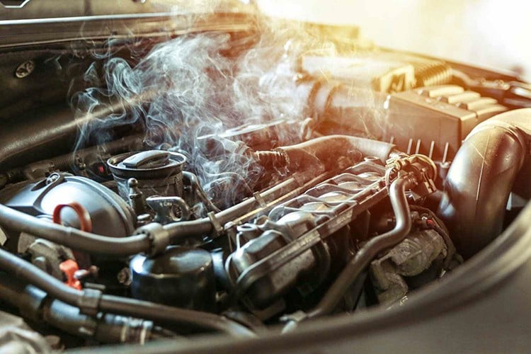 Không ít trường hợp xe bị quá nhiệt, thậm chí chết máy giữa đường, chỉ vì quạt tản nhiệt ngưng hoạt động mà người lái không hề hay biết.