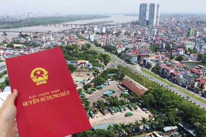 Sổ đỏ là thuật ngữ được sử dụng để gọi Giấy chứng nhận quyền sử dụng đất. Ảnh: Như Hạ