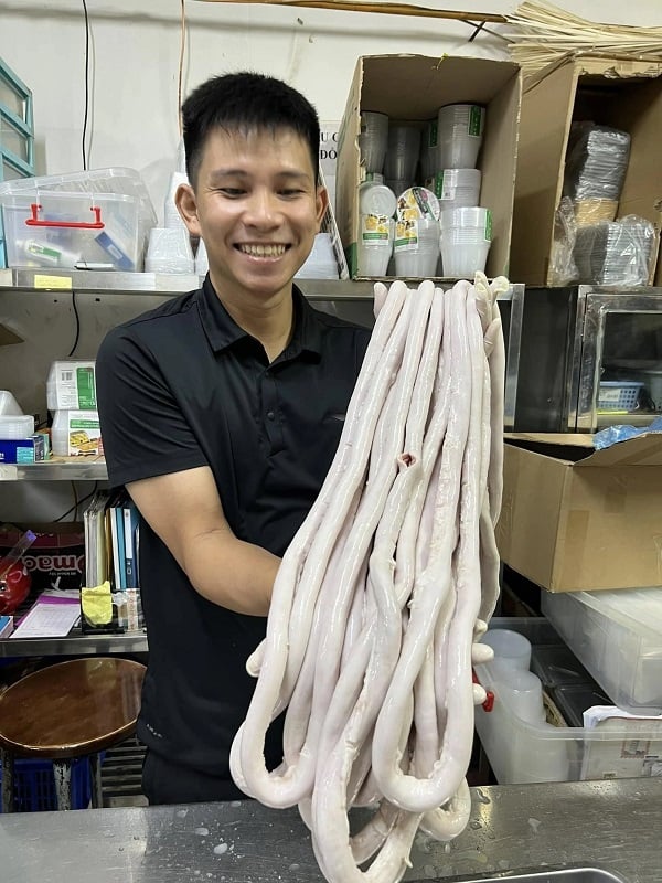 Chủ cơ sở là Ngô Quyền Thế cho biết đăng tải video về bộ lòng 40m gây tranh cãi. Ảnh: ZNews.