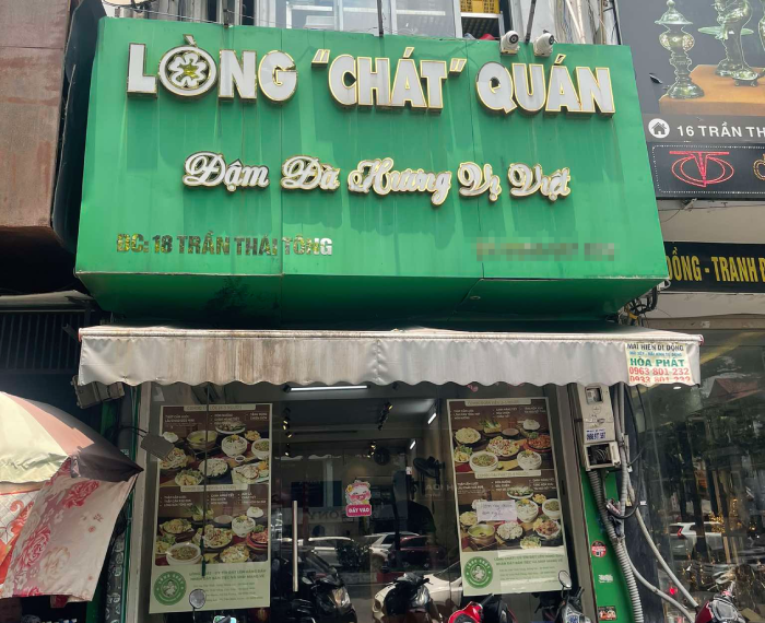 Một trong 2 cơ sở của quán Lòng Chát ở Hà Nội. Ảnh: VietNamNet.