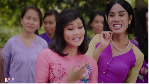 Cường Phạm bên NSƯT Ngọc Huyền trong MV