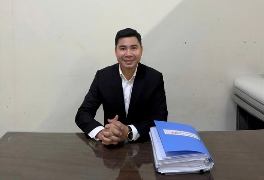 Đại diện phía bị đơn đến phiên hòa giải sáng 15/5. Ảnh: Báo Pháp Luật TP.HCM.