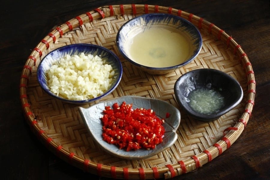 Mẹo pha nước mắm tỏi ớt nổi lên đẹp mắt, chấm gì cũng ngon