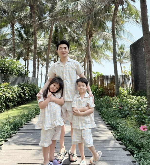 Nam doanh nhân thường xuyên chia sẻ những khoảnh khắc đời thường bên các con