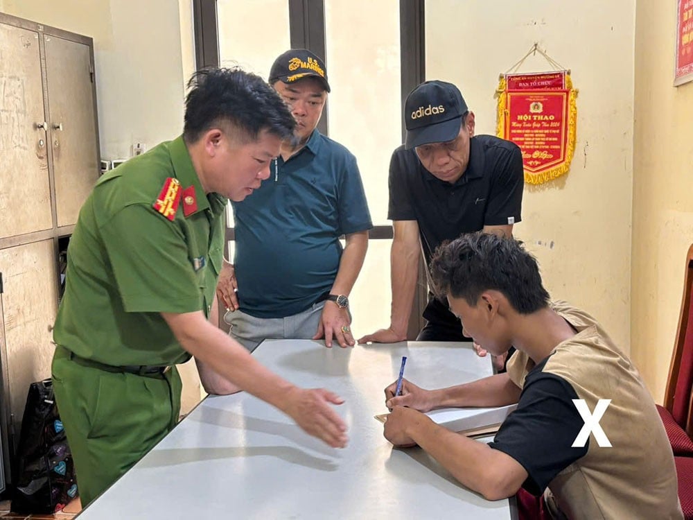 Đối tượng Tòng Văn Vương tại cơ quan Công an.
