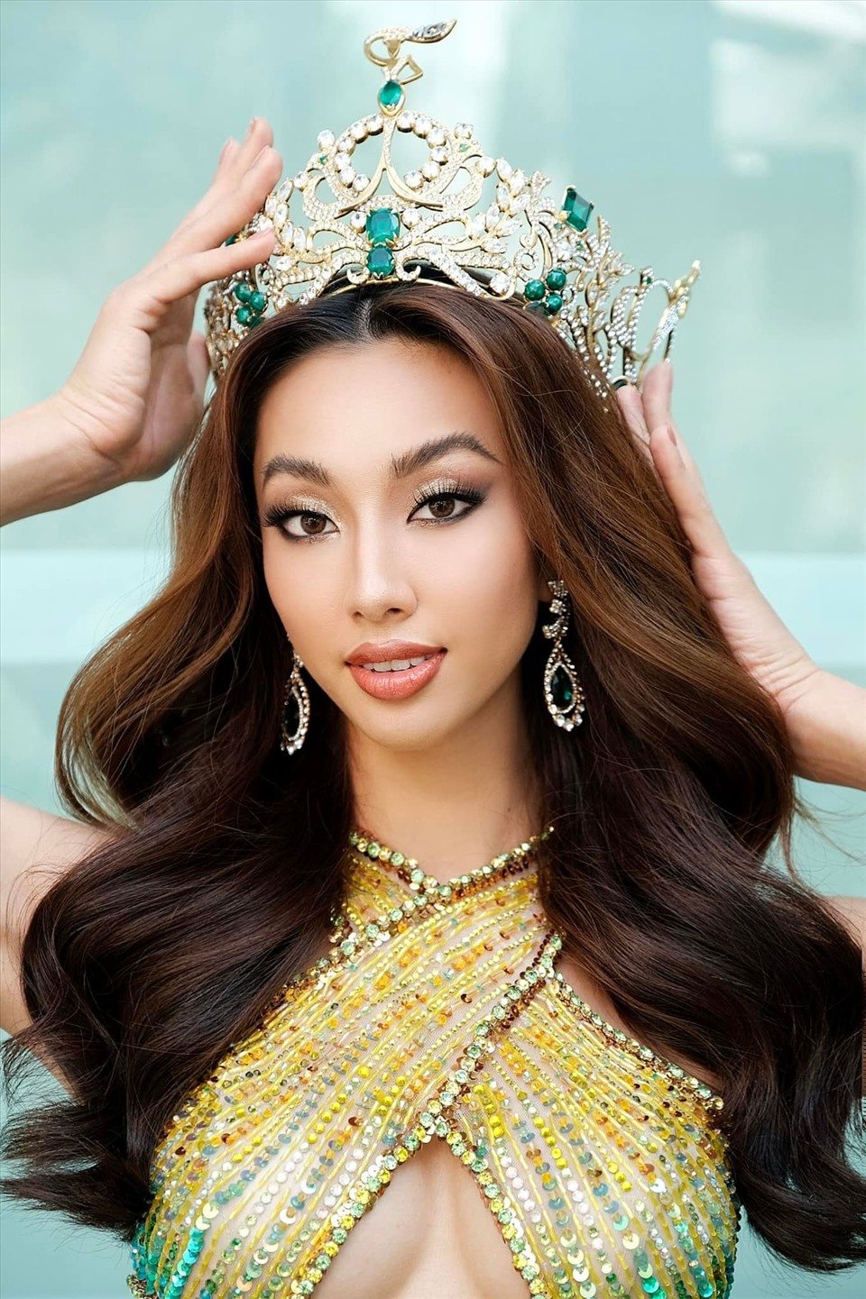 Thùy Tiên đăng quang Hoa hậu Hòa bình Quốc tế.