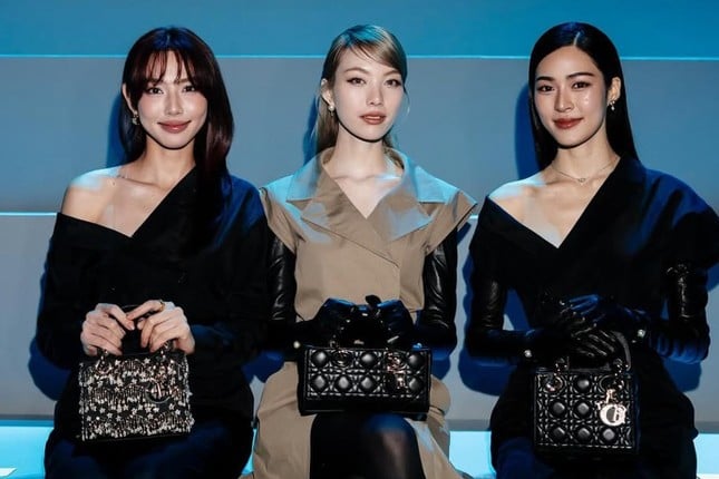  Những hình ảnh này của Thùy Tiên đã mất hoàn toàn trên trang Dior.
