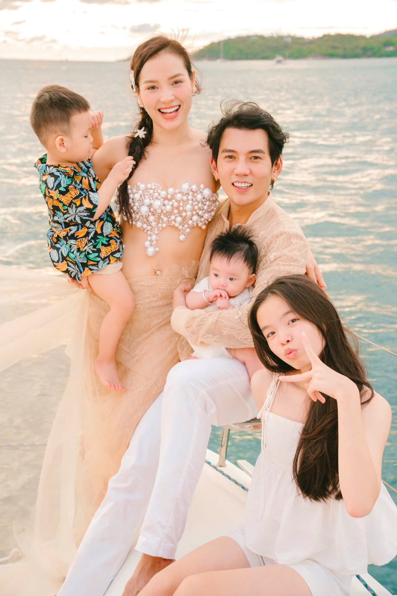 Gia đình Phương Trinh Jolie không có sự phân biệt.