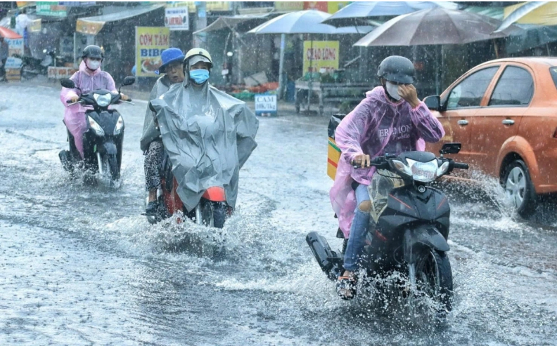 Nhiều khu vực trên cả nước vẫn có mưa to và dông - Ảnh: VOV.VN